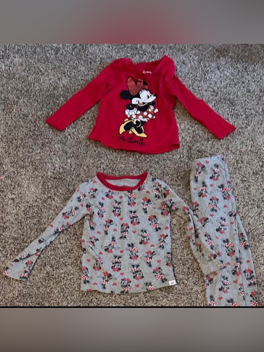 Minnie Mouse Bundle girls size 4/5. Pajama set and long sleeve shirt